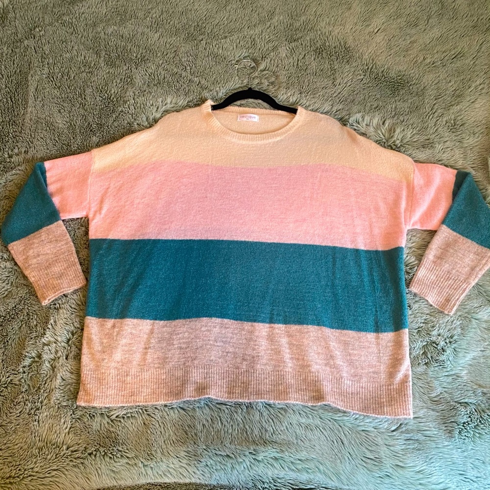 Light, oversized and perfect for spring!